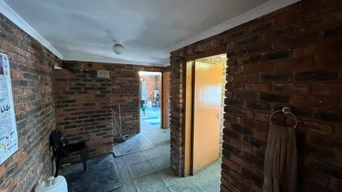 WhatsApp Image 2025-10-14 at 16.22.17.